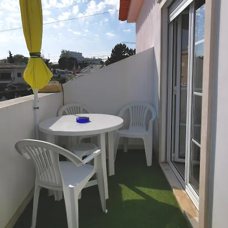 Rickyguesthouse 4* 나자레