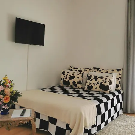 Rickyguesthouse 4* 나자레